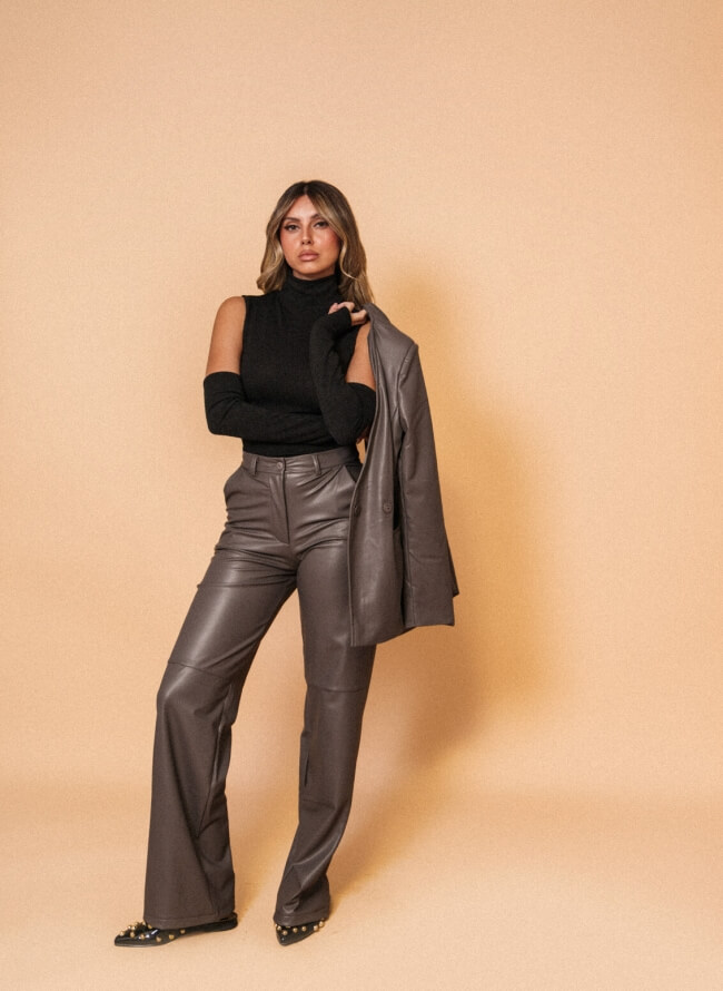 CONQUER THE WORLD BOTTOMS